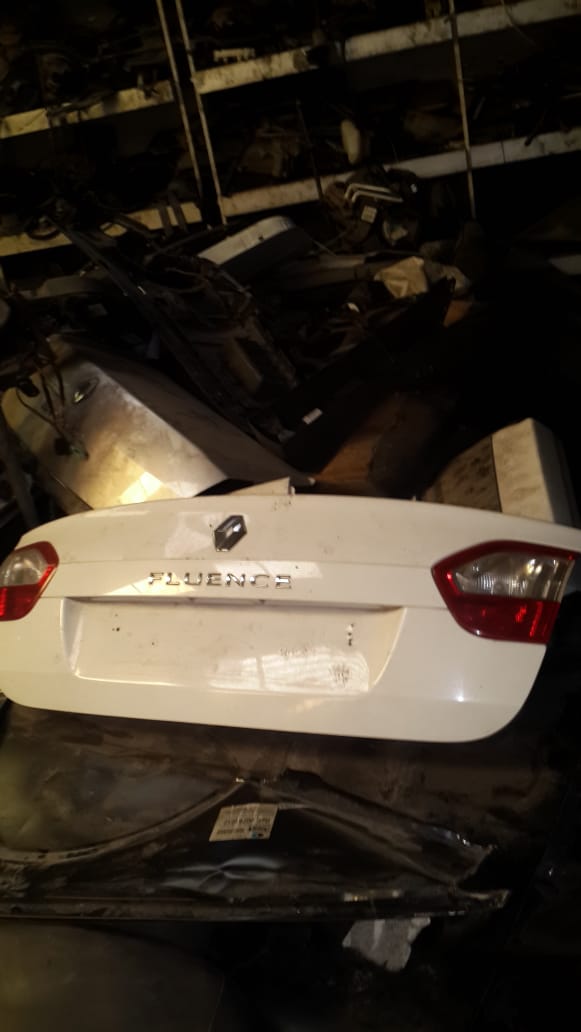 Fluence çıkma yedek parça_FLUENCE ARKA BAĞAJ KAPAĞI DOLU (1).jpeg